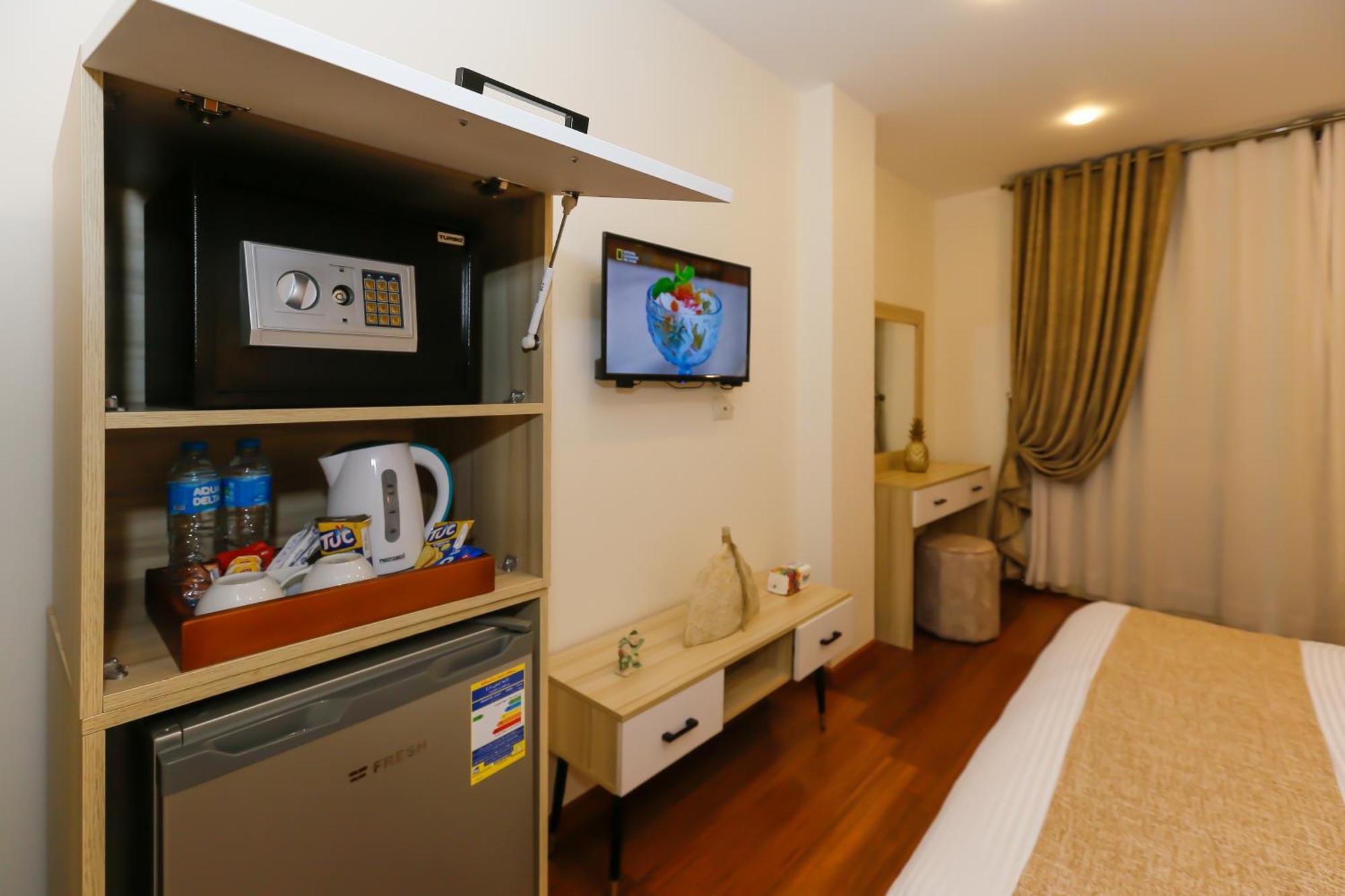 Pyramid Edge Hotel Kafret el-Gabal Eksteriør billede