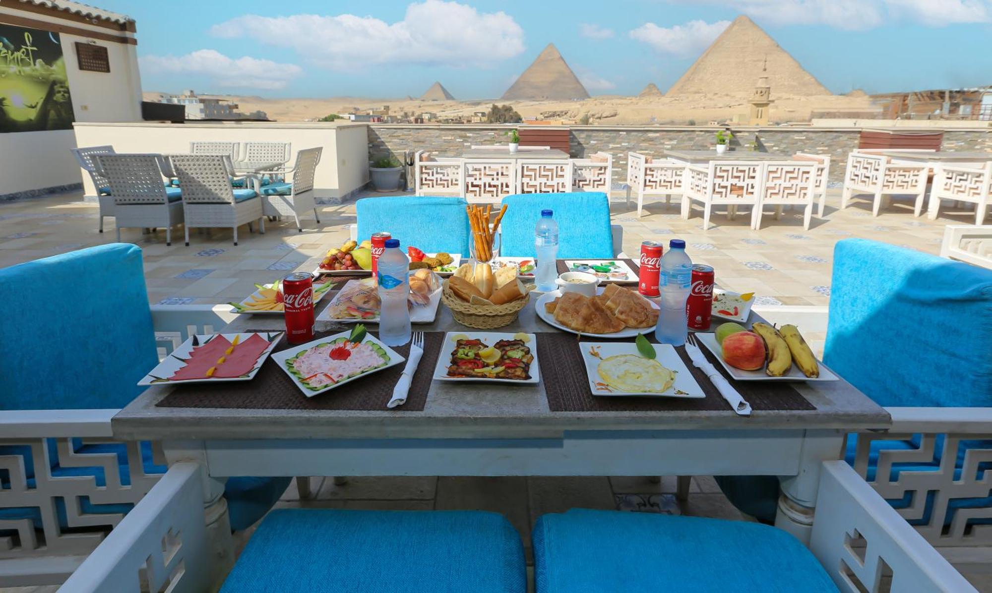 Pyramid Edge Hotel Kafret el-Gabal Eksteriør billede