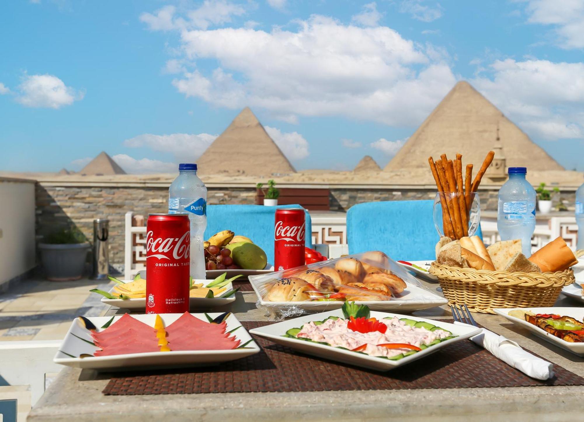 Pyramid Edge Hotel Kafret el-Gabal Eksteriør billede
