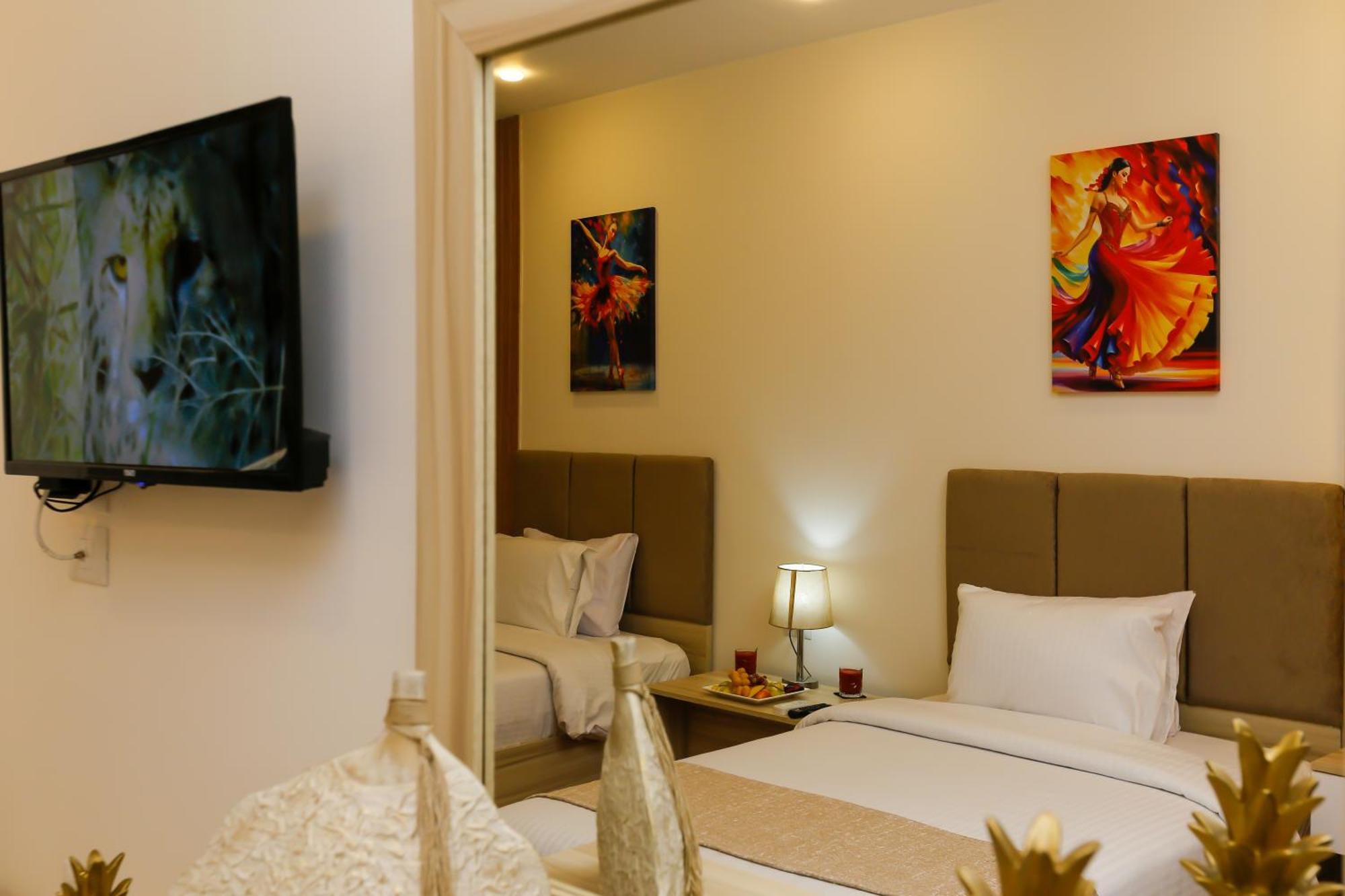 Pyramid Edge Hotel Kafret el-Gabal Eksteriør billede