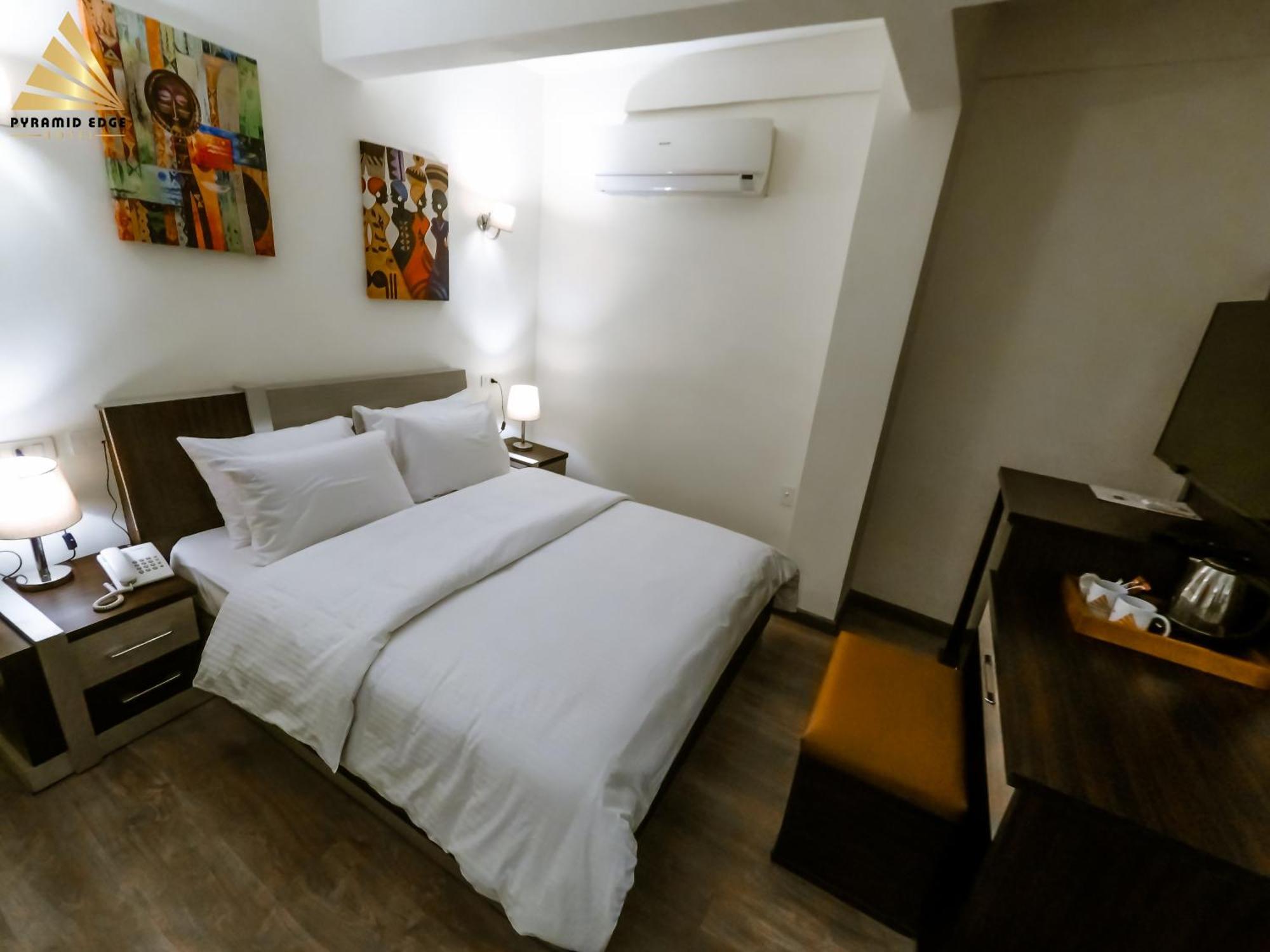 Pyramid Edge Hotel Kafret el-Gabal Eksteriør billede
