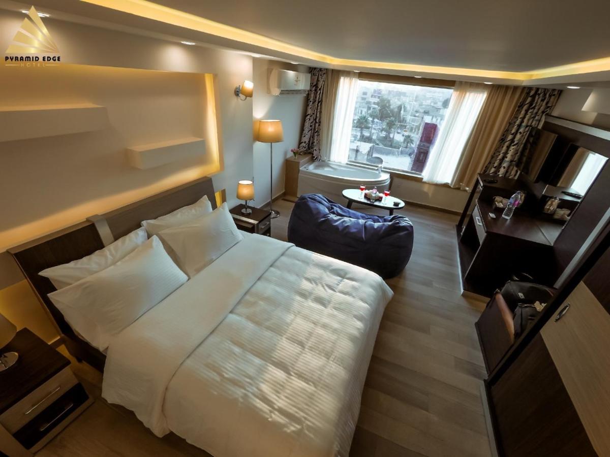 Pyramid Edge Hotel Kafret el-Gabal Eksteriør billede