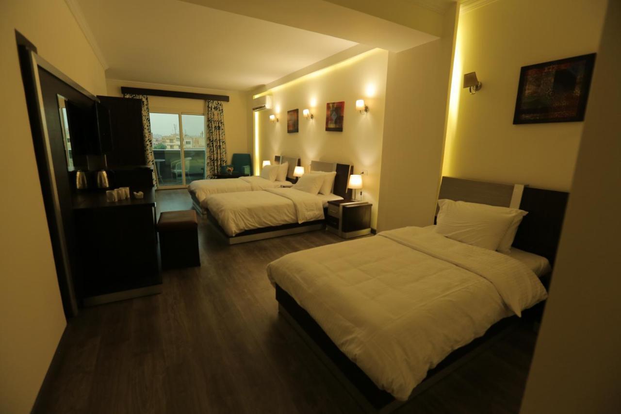 Pyramid Edge Hotel Kafret el-Gabal Eksteriør billede