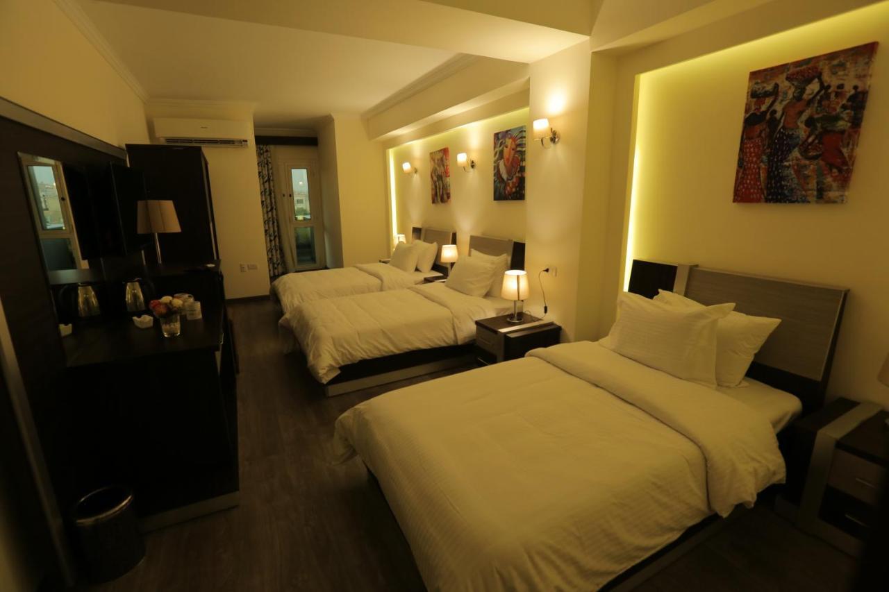 Pyramid Edge Hotel Kafret el-Gabal Eksteriør billede