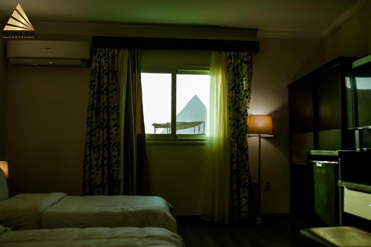 Pyramid Edge Hotel Kafret el-Gabal Eksteriør billede